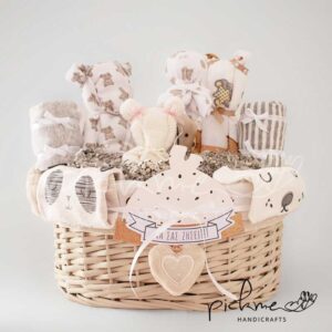 gift-basket-καλάθι-σκύλος-01 gift basket καλάθι σκύλος μπροστά
