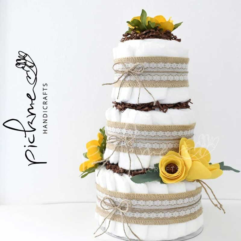diapercake-3-όροφη-τουρτοπάνα-unisex-κίτρινα-λουλούδια-7 diapercake 3-όροφη τουρτοπάνα unisex κίτρινα λουλούδια υπό γωνία