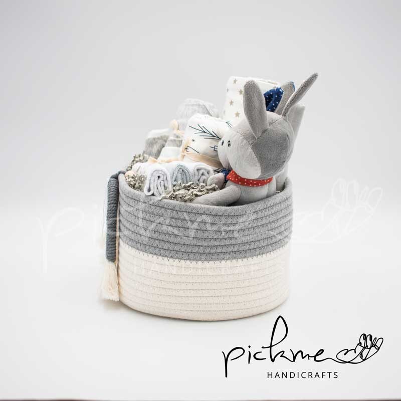 gift basket γκρι λαγουδάκια αριστερή όψη