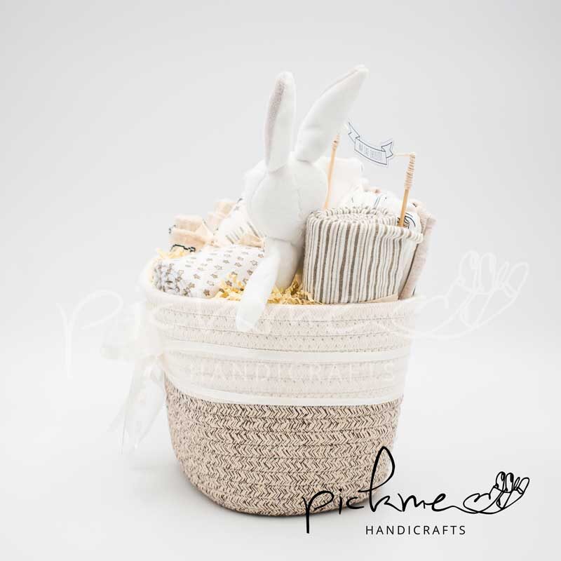 gift basket καλάθι δώρων λευκό λαγουδάκι δεξιά όψη